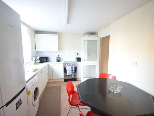 House for rent in Bromley-by-Bow, Poplar Grove