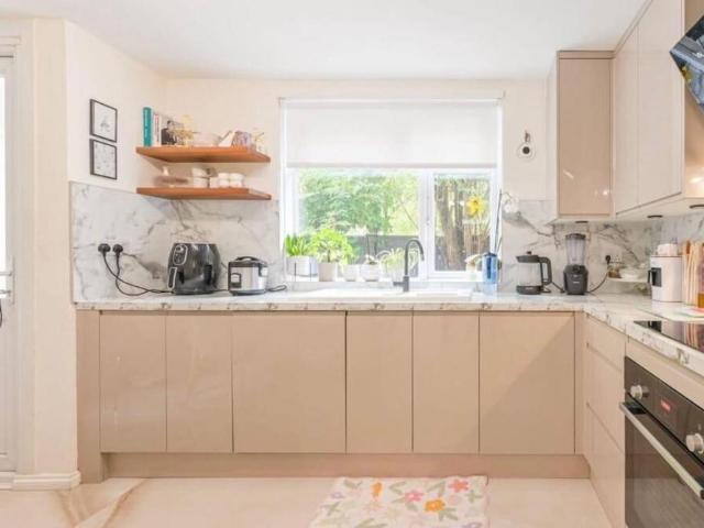 House for rent in Bromley-by-Bow, Poplar Grove