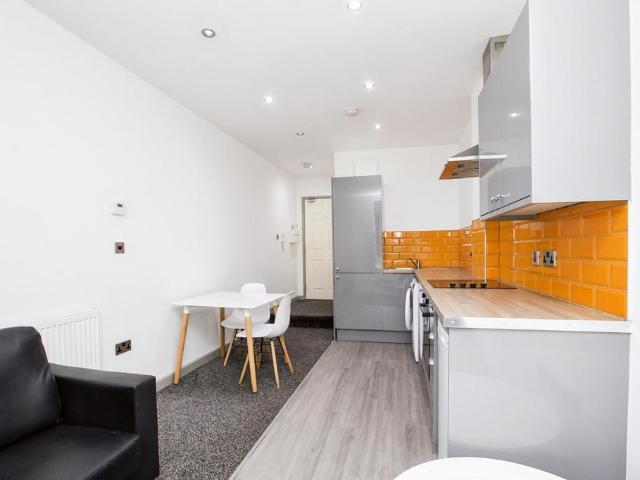 Apartment for rent in Woolshops, Calderdale