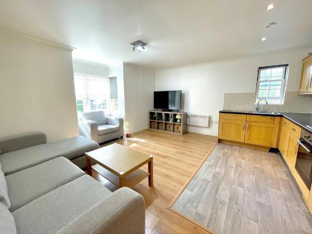 House for rent in Oakwood, Greater London