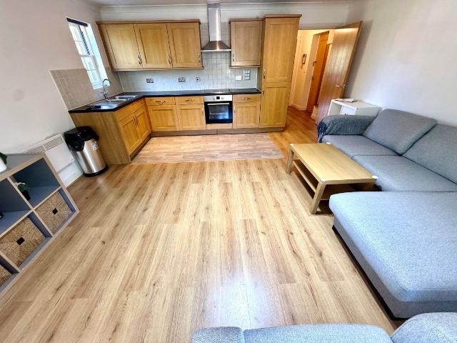 Apartment for rent in Oakwood, Greater London