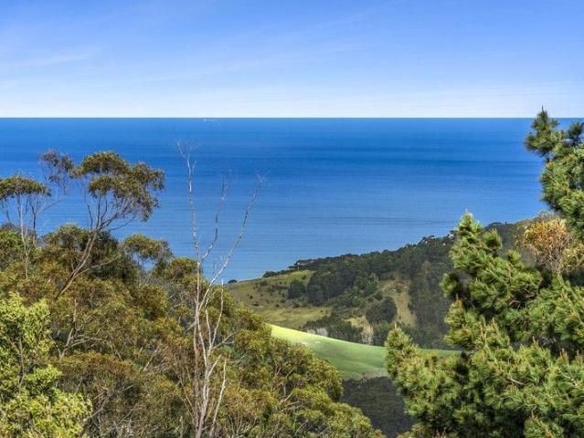 Cottage for sale in Skenes Creek North, Victoria
