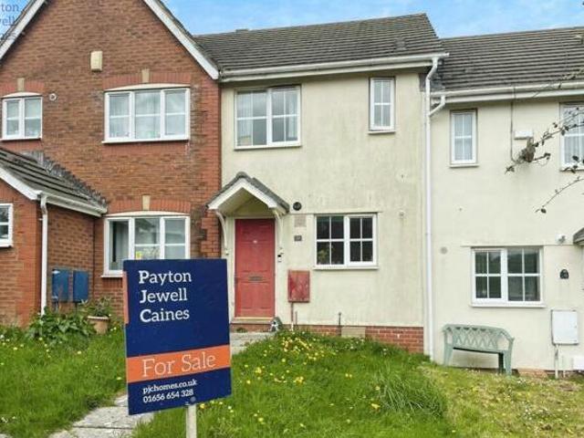 House for sale in Mid Glamorgan, Cymru / Wales
