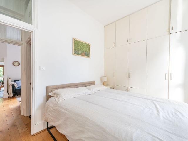 Apartment for rent in North Kensington, Greater London