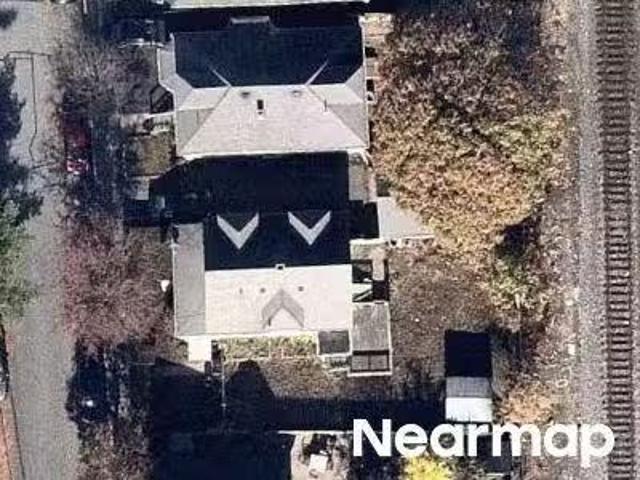 House for sale in Beverly