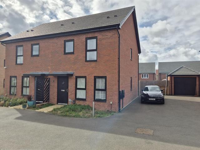 House for rent in Overstone, Moulton