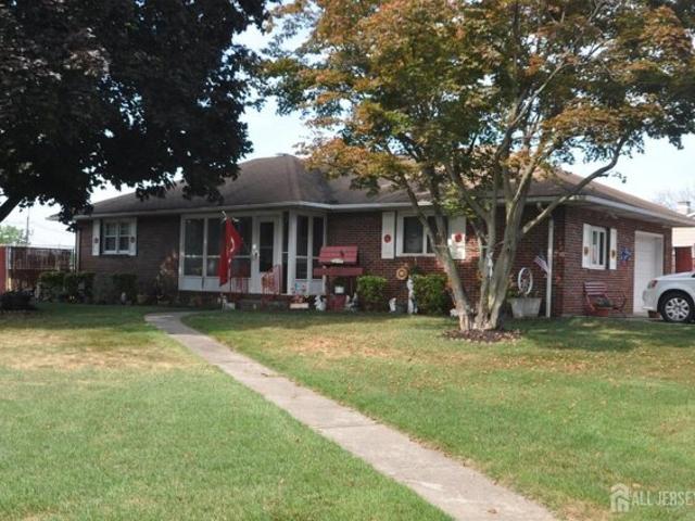 House for sale in Avenel, New Jersey
