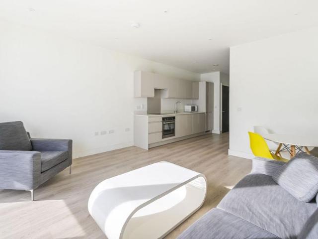 Apartment for rent in Aberfeldy Village, Greater London