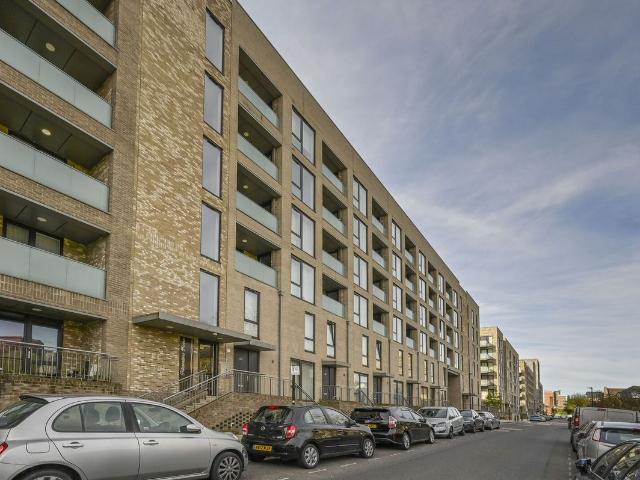 Studio for rent in Aberfeldy Village, Blackwall