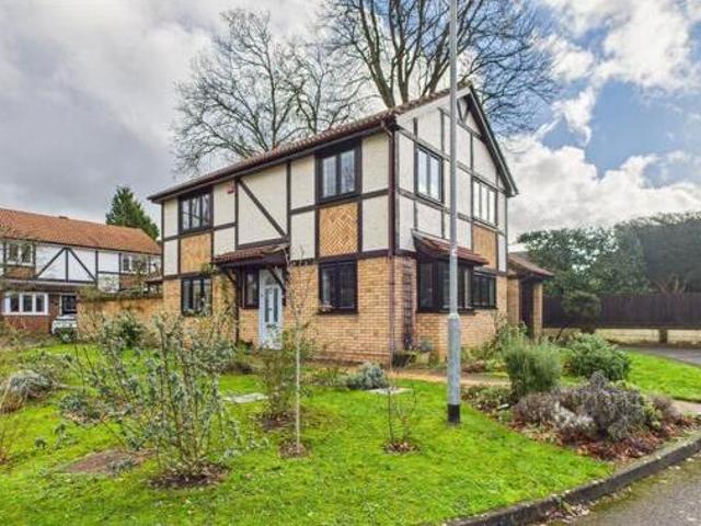 House for sale in Crowthorne