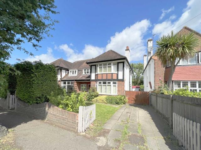 House for rent in Motspur Park, Greater London