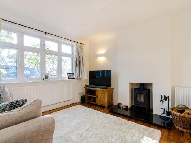 House for rent in Motspur Park, Greater London