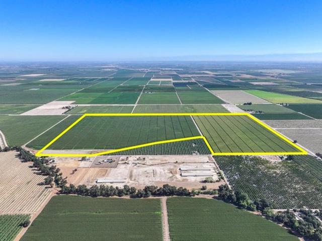 Farm for sale in Laton, California