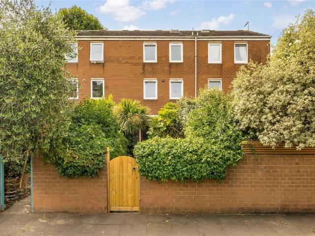 Apartment for rent in Shacklewell, Greater London