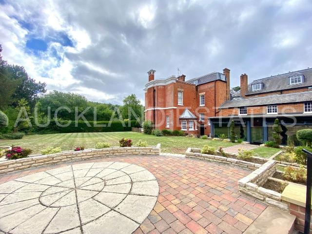 Studio for rent in South Mimms and Ridge, South Mimms