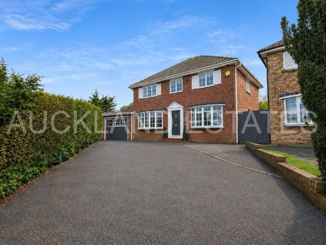 House for rent in South Mimms, Hertsmere