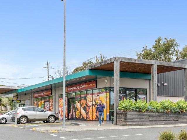 Showroom for rent in Box Hill South