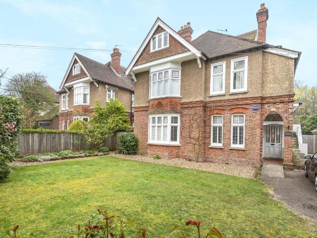 Apartment for rent in Broadwater Down, Sandown Park