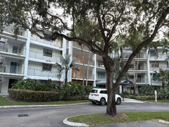 Condo for sale in Weston, Florida