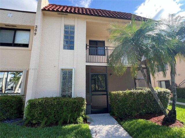 Condo for sale in Weston Condo for sale in Weston