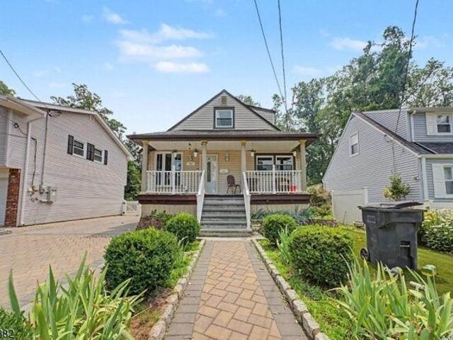 House for sale in Bergenfield, New Jersey