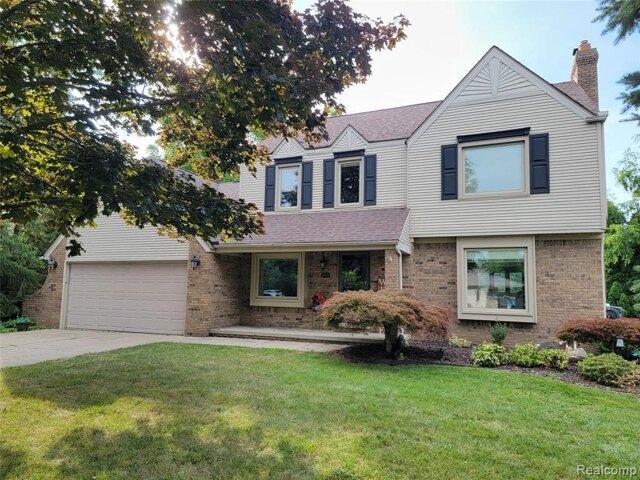House for sale in Grosse Ile