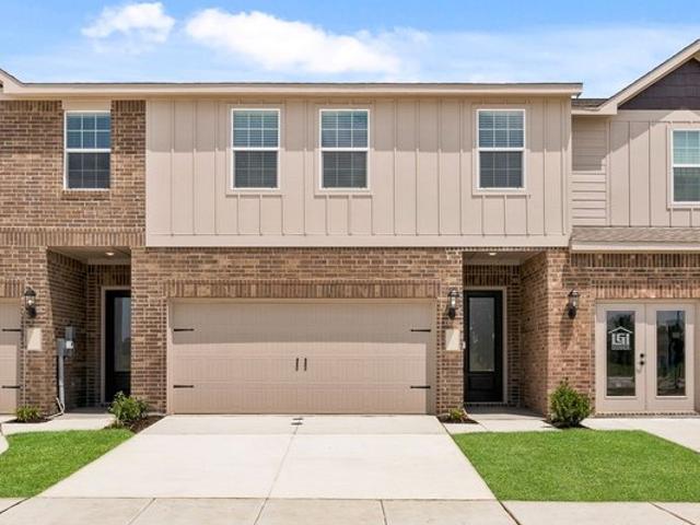 Townhouse for sale in Pilot Point, Denton County