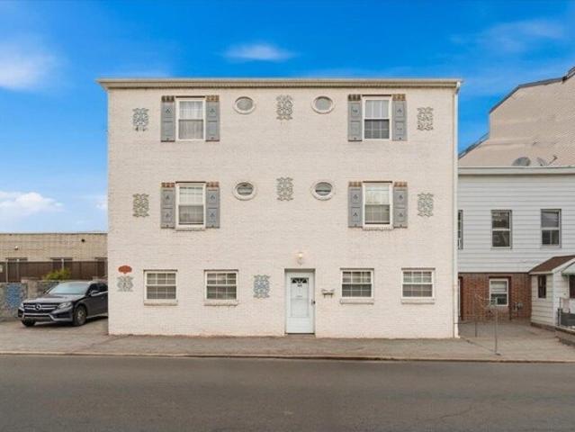 House for sale in Hudson, New Jersey