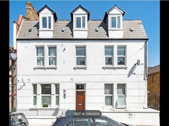 Apartment for rent in Furzedown, Greater London