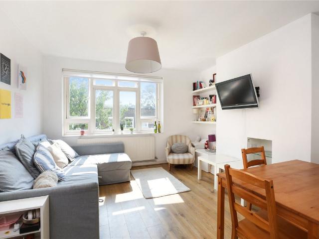 Apartment for rent in North Kensington, Greater London