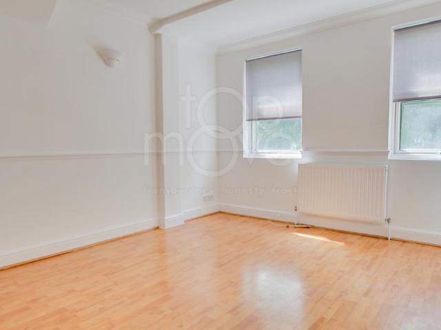 Apartment for rent in London Borough of Croydon, Purley