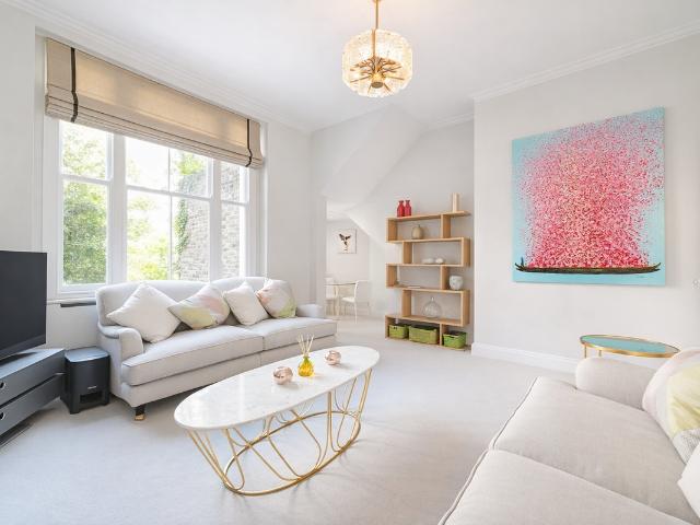 Apartment for rent in North Kensington, Greater London