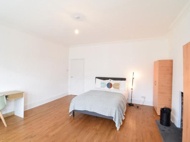 Room for rent in Cricklewood, Greater London