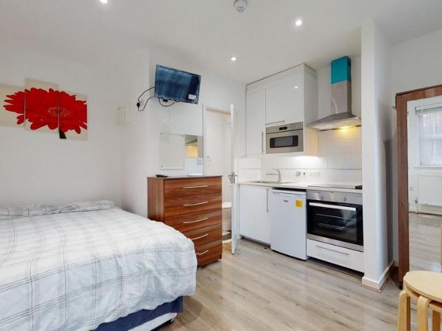 Apartment for rent in Cricklewood, Greater London