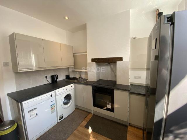 House for rent in Newtown, Reading