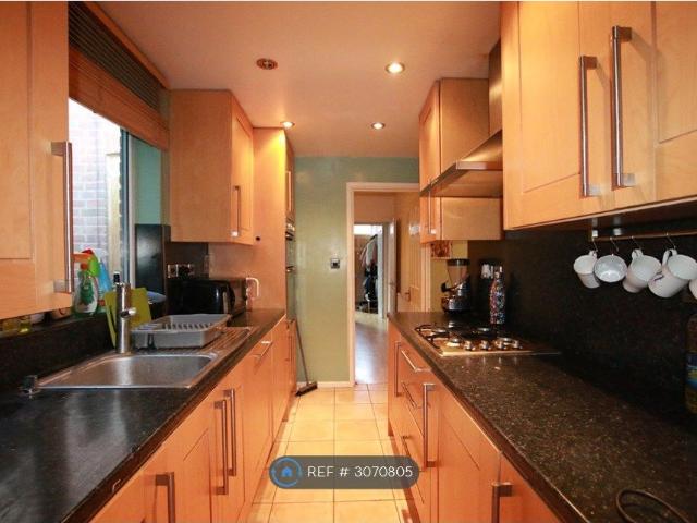 House for rent in Newtown, Reading