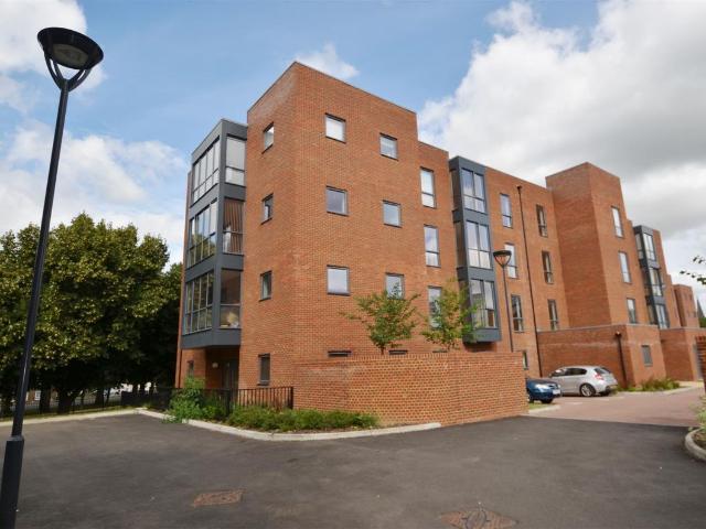 House for rent in Cowley, Greater London