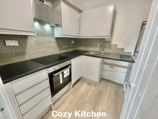 Apartment for rent in Lane, Greater London