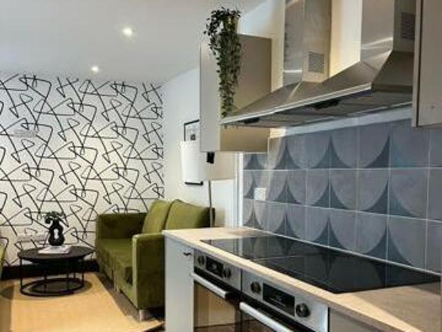 House for rent in Follaton, Strode