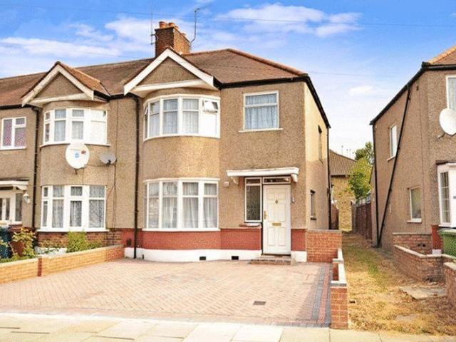 House for rent in Lane, Greater London