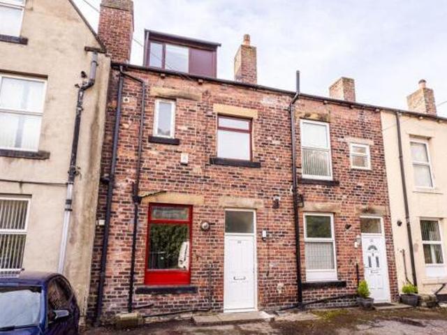 House for sale in Batley, West Yorkshire