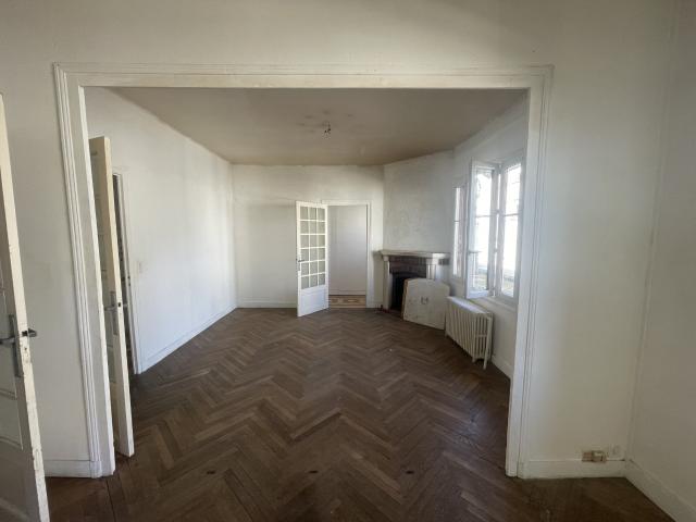 Maison vente à Loches, Bléré