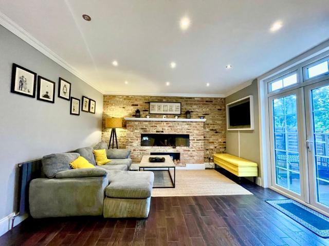 House for rent in Colindale, Greater London