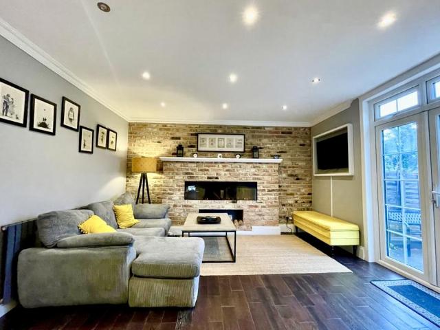 House for rent in Colindale, Greater London