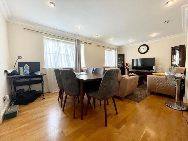 Apartment for rent in Scrattons Farm, Greater London