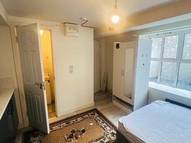 Studio to rent in Pembroke West C Ward 1986, Dublin