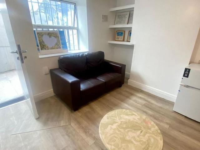 Apartment to rent in Bluebell, North Tipperary