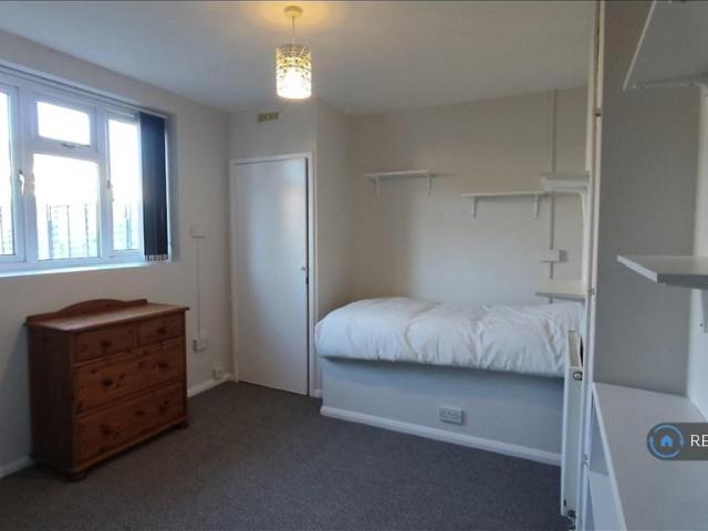 House for rent in Merstham, Reigate and Banstead