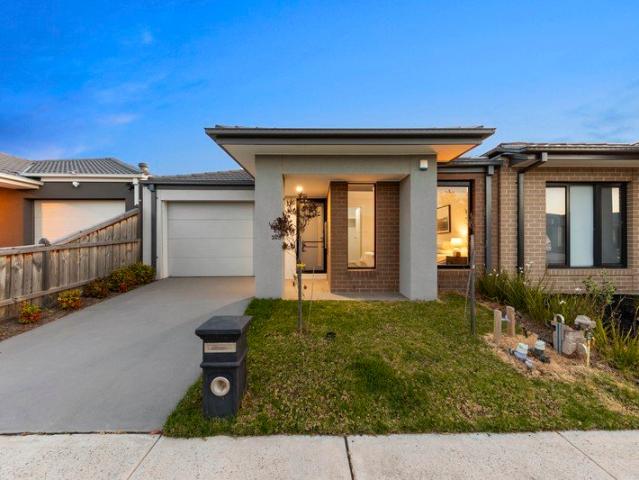 House for sale in Arcadia Estate, Melbourne