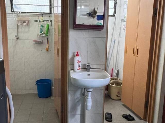Room for rent in Telok Blangah